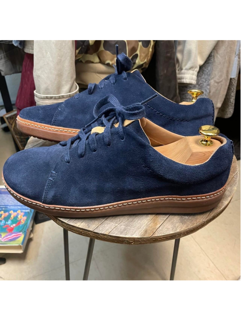 Navy blue suede leather lace up sneakers with a retro vibe #retro #laceup